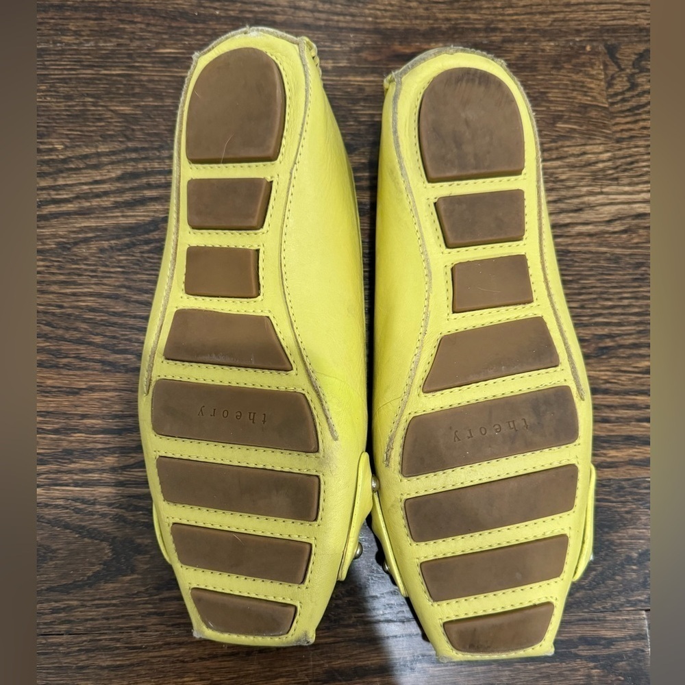 Theory Minerva Leather chartreuse Flats Moccasin Size 38.5 - Picture 3 of 11
